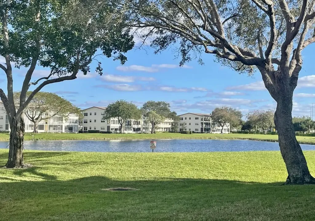 204 Mansfield E Boca Raton FL 33434