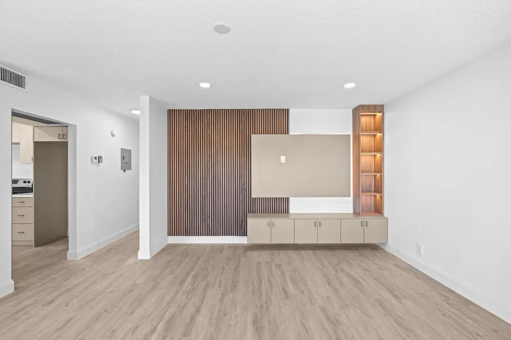 204 Mansfield E Boca Raton FL 33434