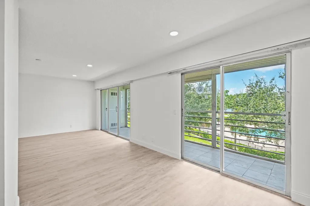 204 Mansfield E Boca Raton FL 33434