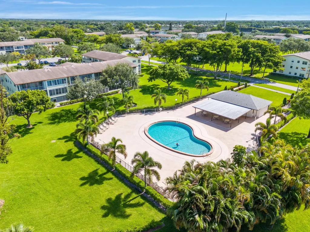 204 Mansfield E Boca Raton FL 33434