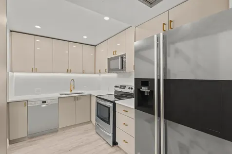 204 Mansfield E Boca Raton FL 33434