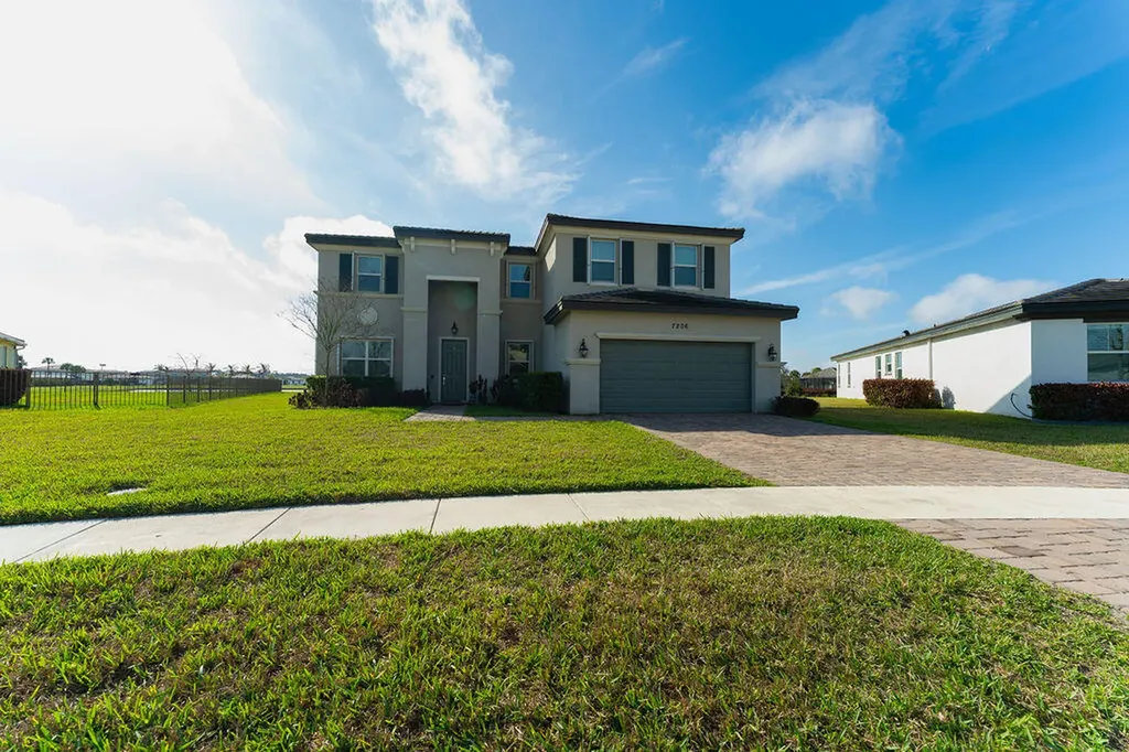 7206 NW Farnsworth Circle Port St Lucie FL 34987