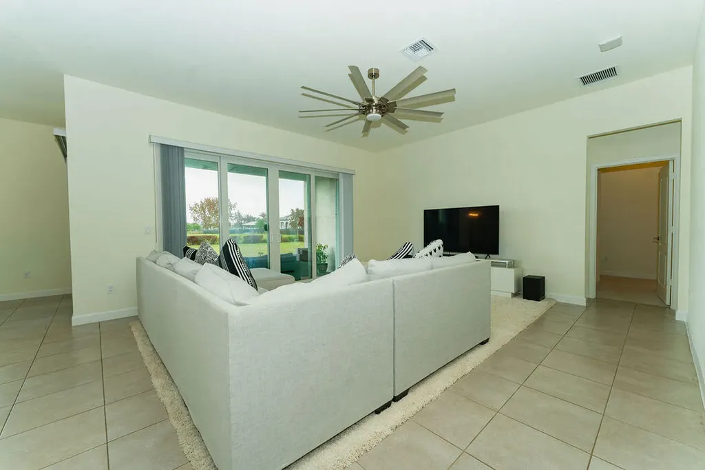 7206 NW Farnsworth Circle Port St Lucie FL 34987