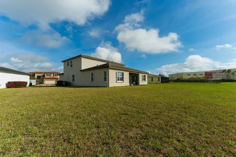 7206 NW Farnsworth Circle Port St Lucie FL 34987