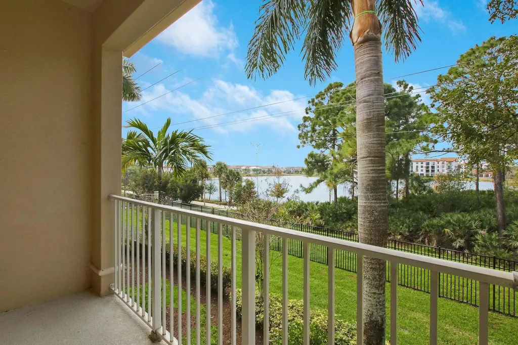 4921 Bonsai Circle Palm Beach Gardens FL 33418