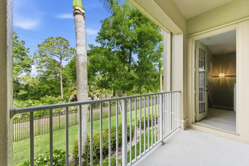 4921 Bonsai Circle Palm Beach Gardens FL 33418