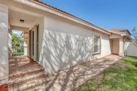 5033 Northern Lights Drive Greenacres FL 33463