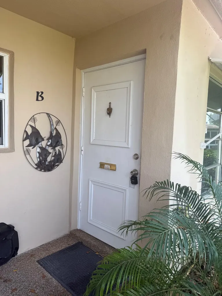 1052 North Drive Delray Beach FL 33445