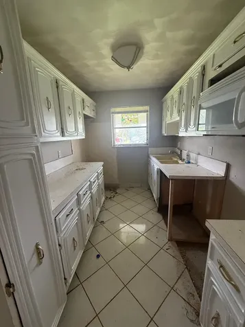 1052 North Drive Delray Beach FL 33445