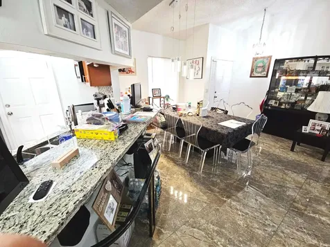 16 Vía De Casas Sur Boynton Beach FL 33426