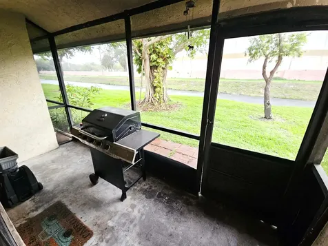 16 Vía De Casas Sur Boynton Beach FL 33426