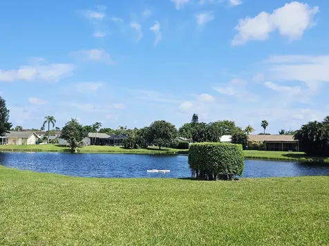 16 Vía De Casas Sur Boynton Beach FL 33426