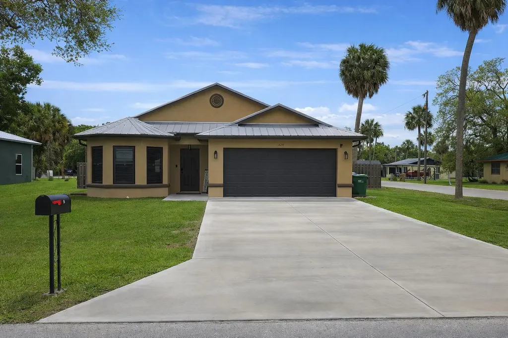 809 SW 3rd Avenue Okeechobee FL 34974