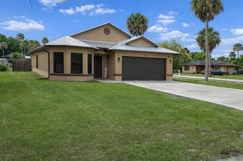 809 SW 3rd Avenue Okeechobee FL 34974