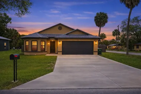 809 SW 3rd Avenue Okeechobee FL 34974
