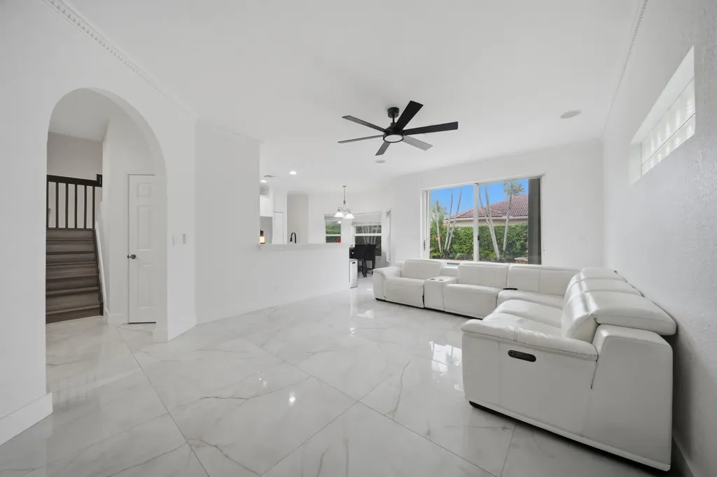4752 NW 120th Way Coral Springs FL 33076