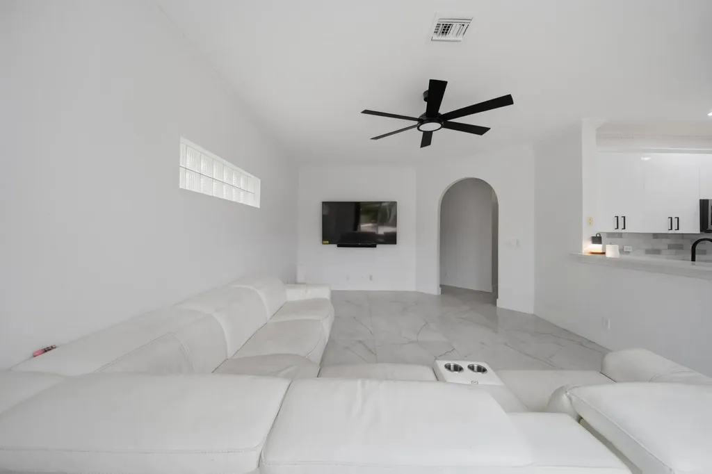 4752 NW 120th Way Coral Springs FL 33076