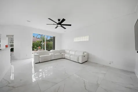 4752 NW 120th Way Coral Springs FL 33076