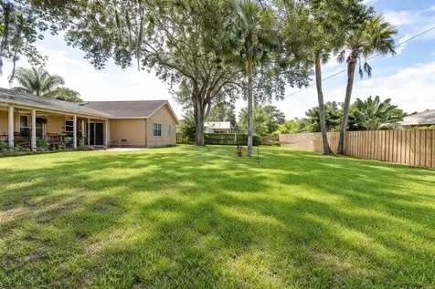 901 SW Gaitor Avenue Port St Lucie FL 34953