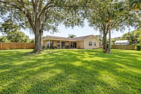 901 SW Gaitor Avenue Port St Lucie FL 34953