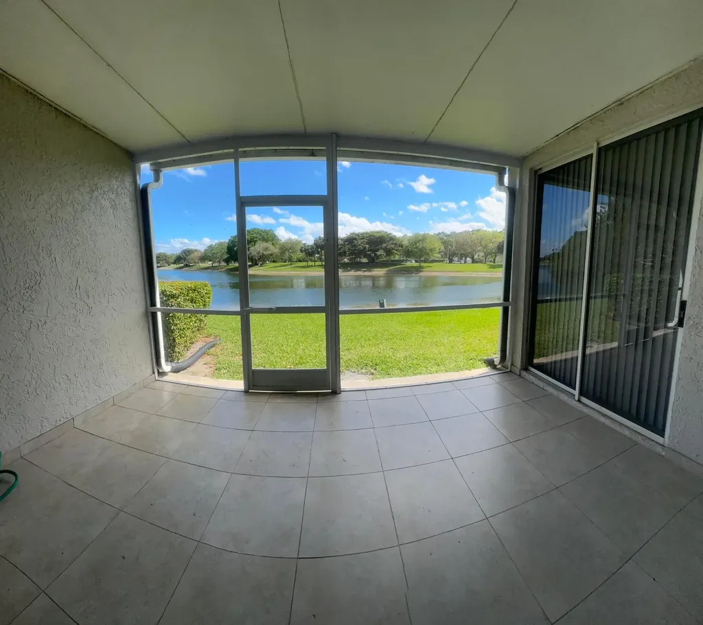 10458 Lake Vista Circle Boca Raton FL 33498