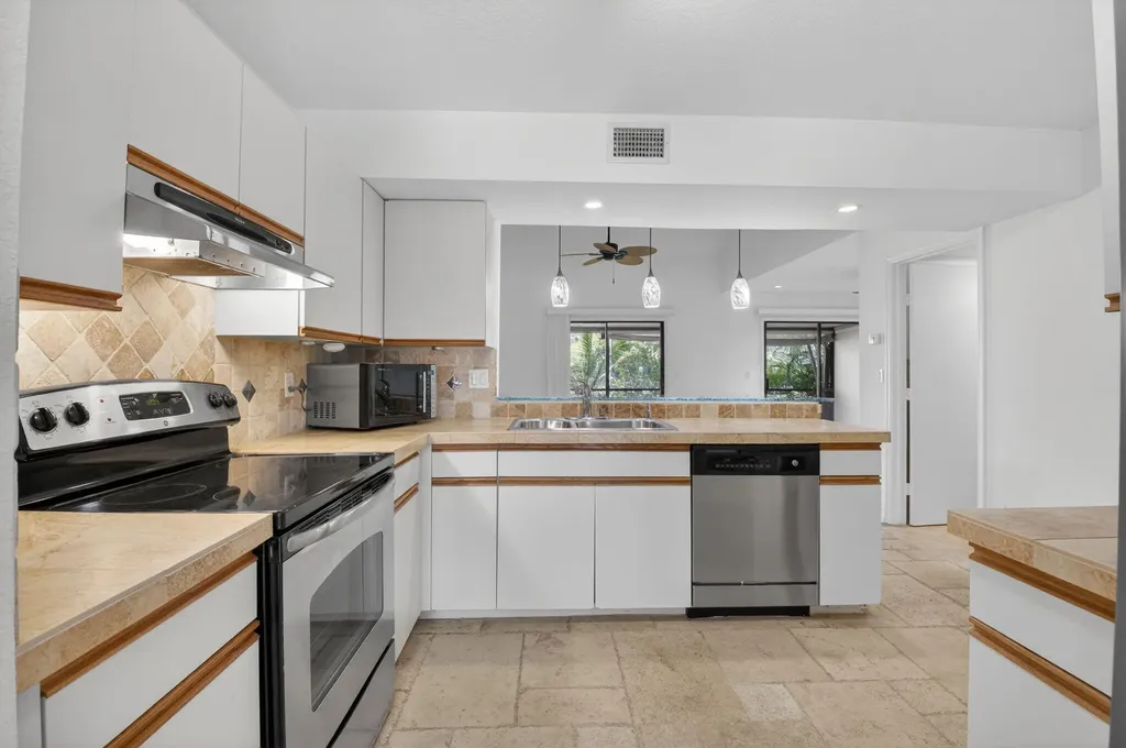 10253 Riverbend Terrace Boca Raton FL 33498