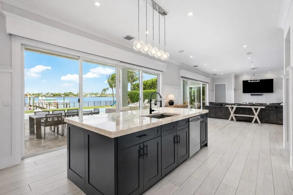 2100 Notre Dame Drive Lake Worth Beach FL 33460