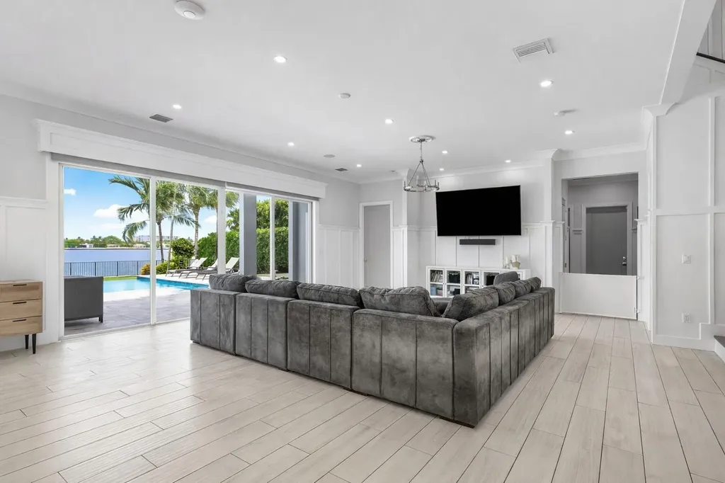 2100 Notre Dame Drive Lake Worth Beach FL 33460