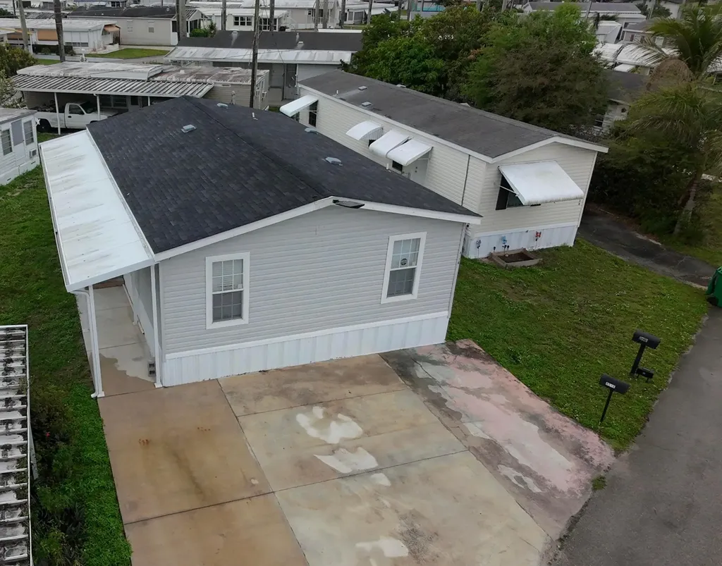 8516 SW 17th Court Davie FL 33324
