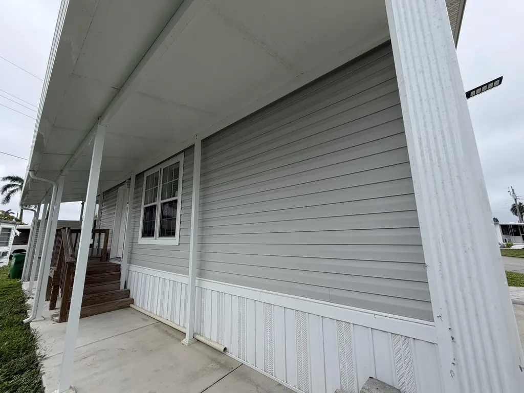 8516 SW 17th Court Davie FL 33324