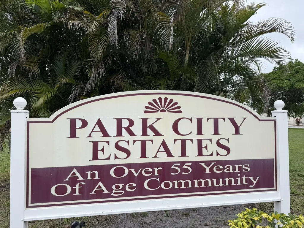 8516 SW 17th Court Davie FL 33324