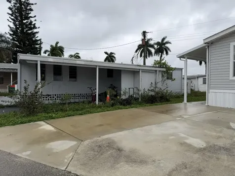 8516 SW 17th Court Davie FL 33324