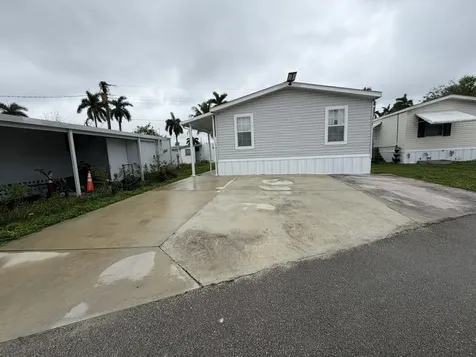 8516 SW 17th Court Davie FL 33324