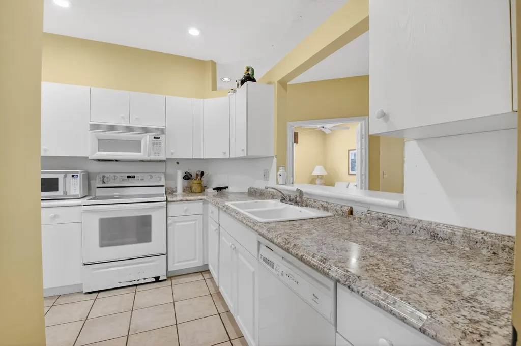 10585 Royal Caribbean Circle Boynton Beach FL 33437