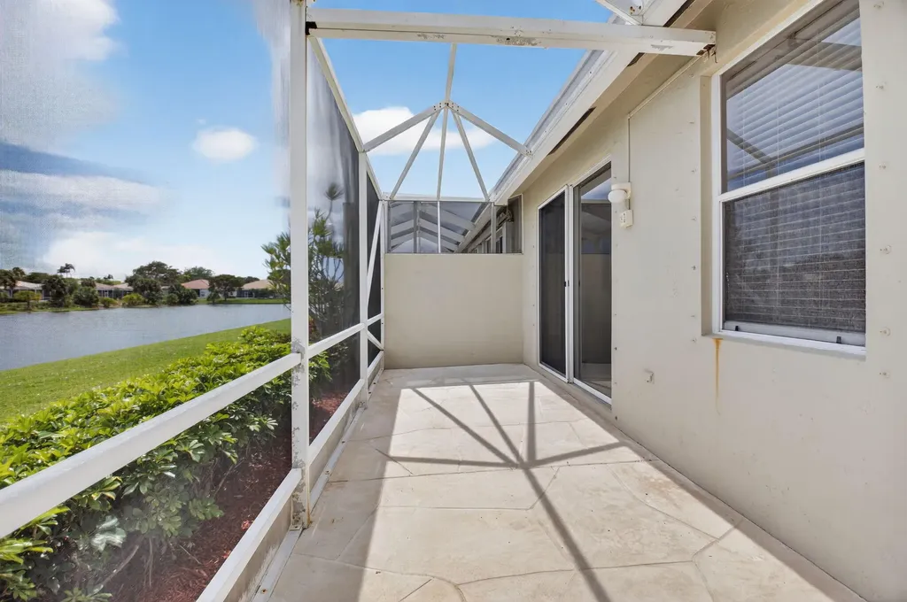 10585 Royal Caribbean Circle Boynton Beach FL 33437
