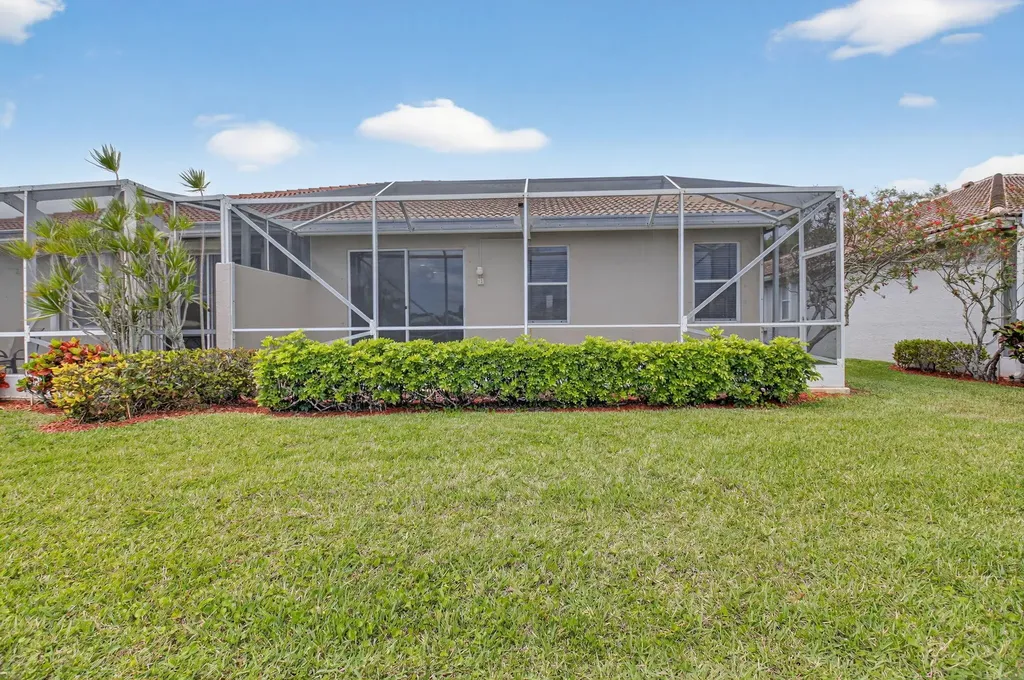 10585 Royal Caribbean Circle Boynton Beach FL 33437