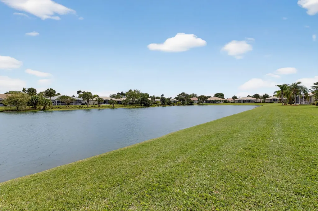 10585 Royal Caribbean Circle Boynton Beach FL 33437