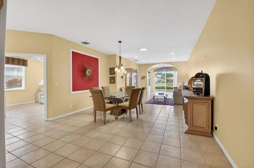 10585 Royal Caribbean Circle Boynton Beach FL 33437