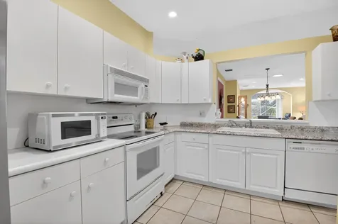 10585 Royal Caribbean Circle Boynton Beach FL 33437