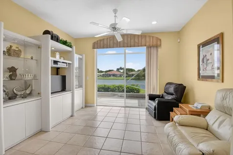 10585 Royal Caribbean Circle Boynton Beach FL 33437