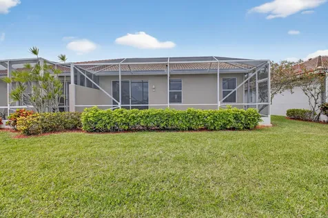 10585 Royal Caribbean Circle Boynton Beach FL 33437