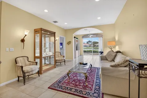 10585 Royal Caribbean Circle Boynton Beach FL 33437