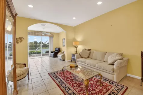 10585 Royal Caribbean Circle Boynton Beach FL 33437
