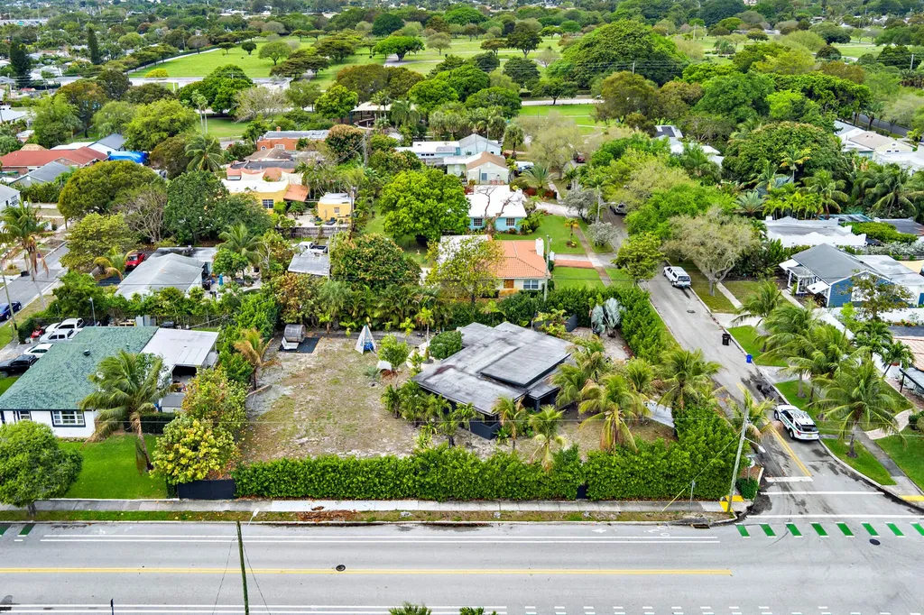 6311 Lake Avenue West Palm Beach FL 33405