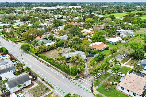 6311 Lake Avenue West Palm Beach FL 33405