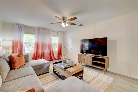 127 S 10th Street Fort Pierce FL 34950