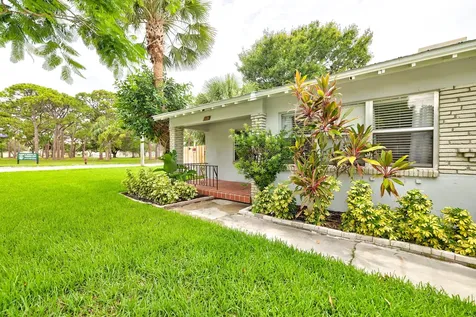 127 S 10th Street Fort Pierce FL 34950