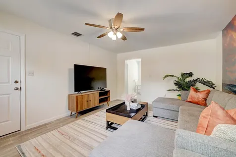 127 S 10th Street Fort Pierce FL 34950