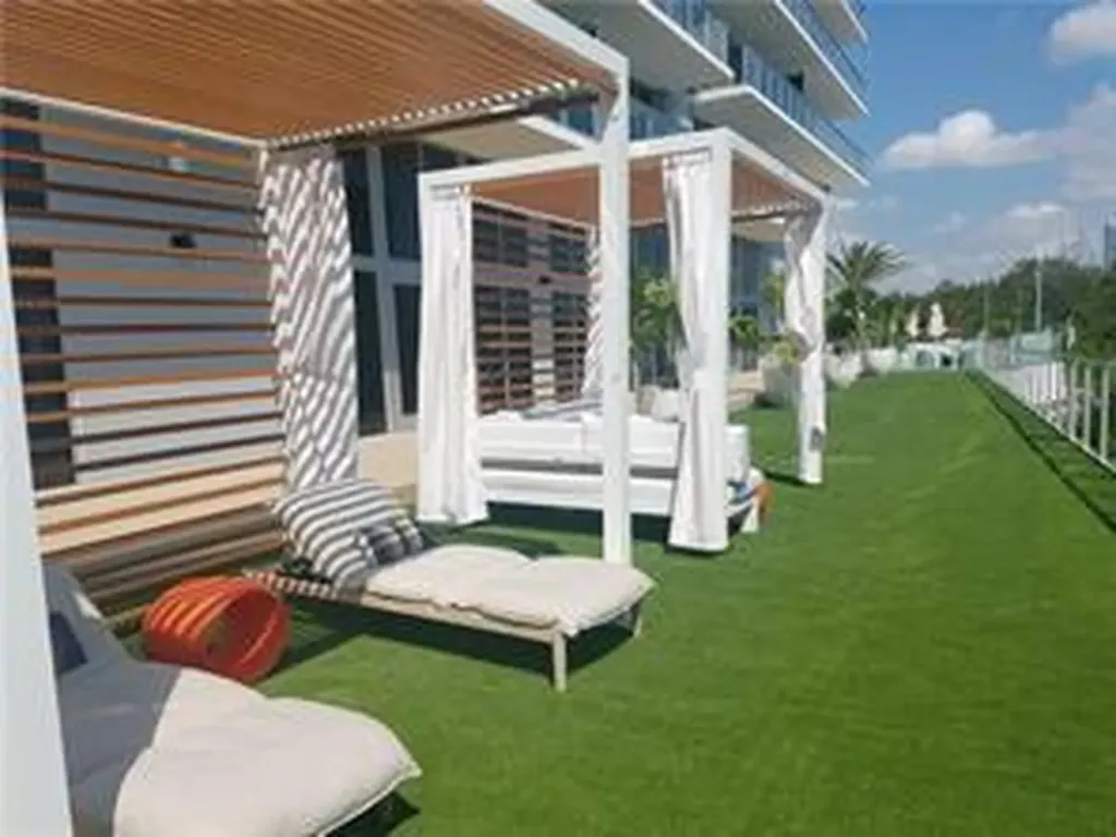 16385 Biscayne Boulevard North Miami Beach FL 33160