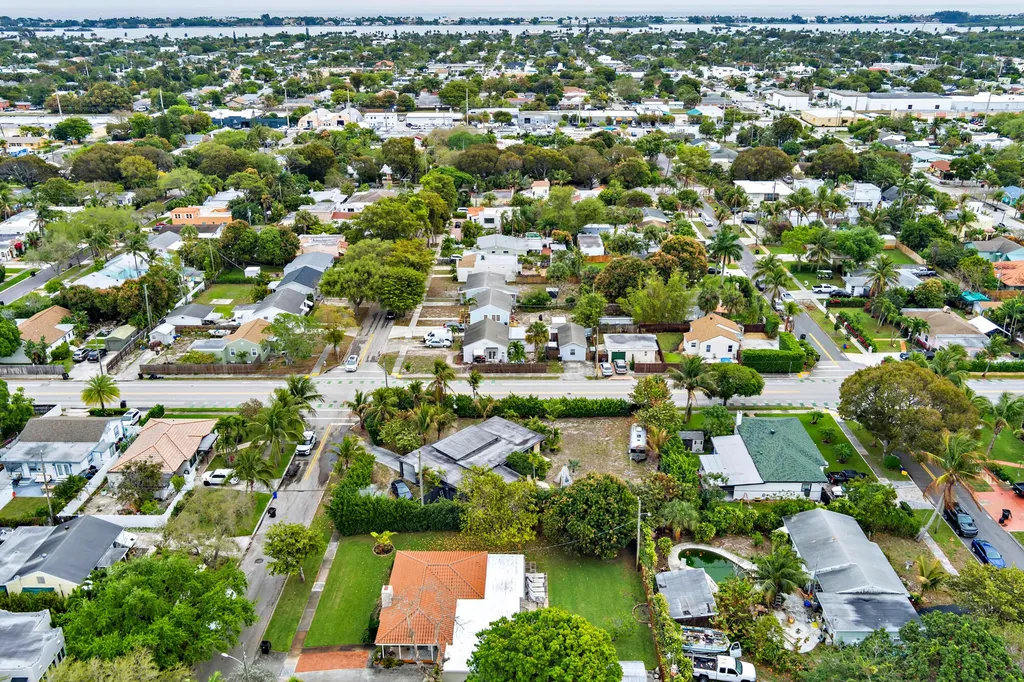 6301 Lake Avenue West Palm Beach FL 33405